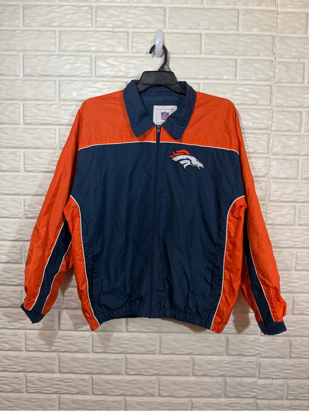 Vintage Denver Broncos NFL Nylon Windbreaker Jacket Orange Navy Men’s M
